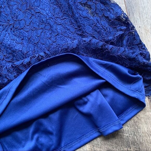 NWT Lulu’s Lace Overlay Royal Blue Dress Gown Size Small - Picture 9 of 10